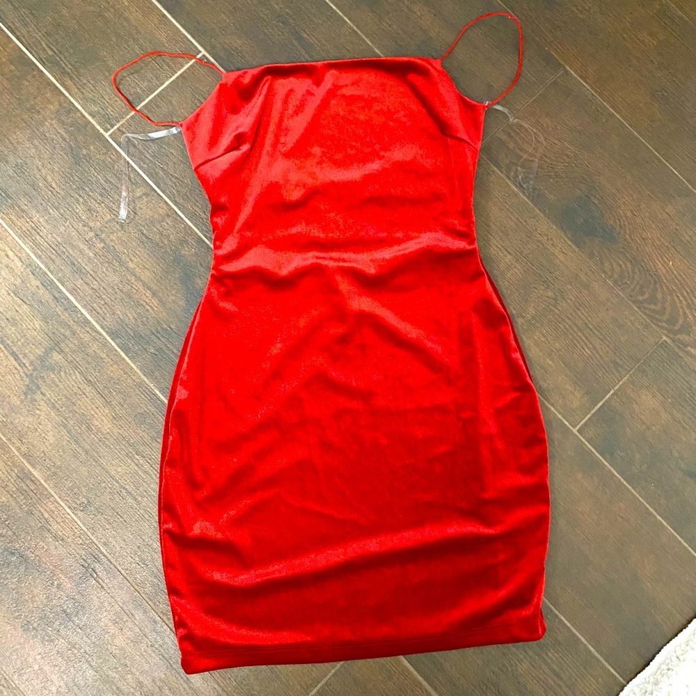 SULTRY OPEN BACK VELVET BODYCON DRESS